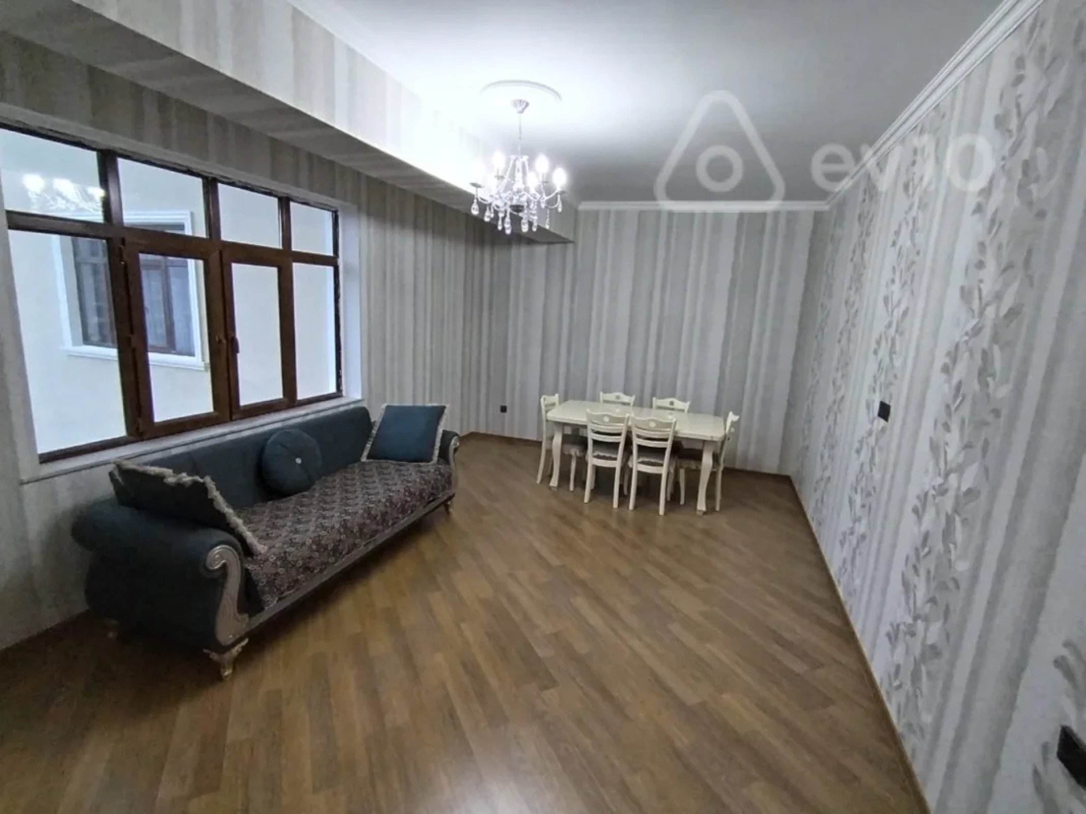 Kirayə verilir 2 otaqlı yeni tikili 79 m²