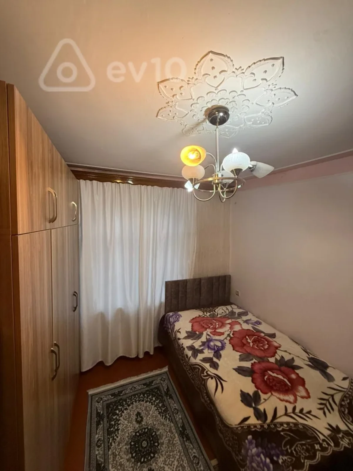 Satılır 2 otaqlı köhnə tikili 60 m²