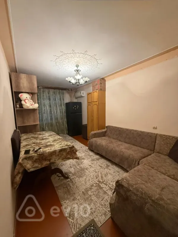 Satılır 2 otaqlı köhnə tikili 60 m²