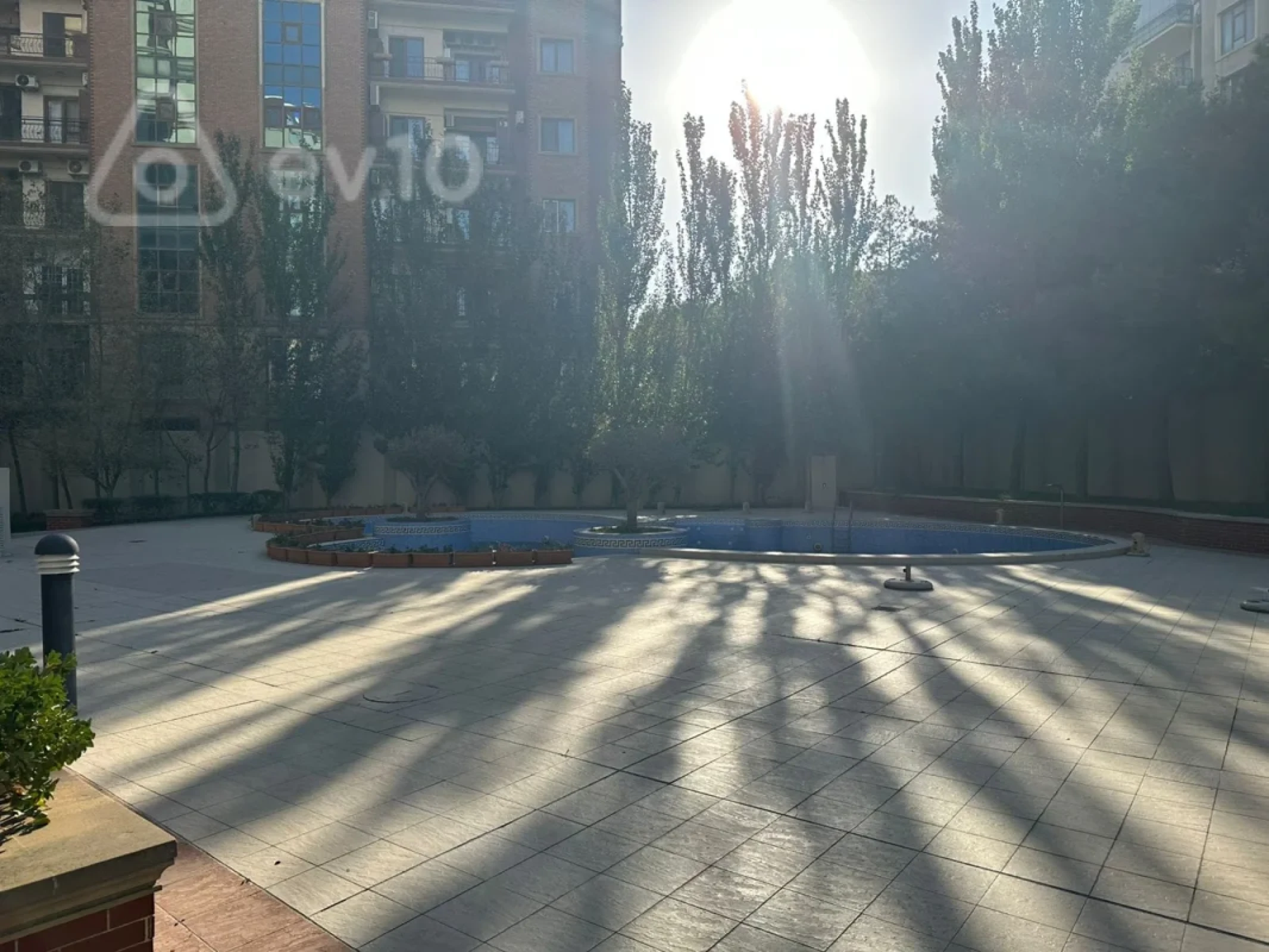 Kirayə verilir 3 otaqlı yeni tikili 190 m²