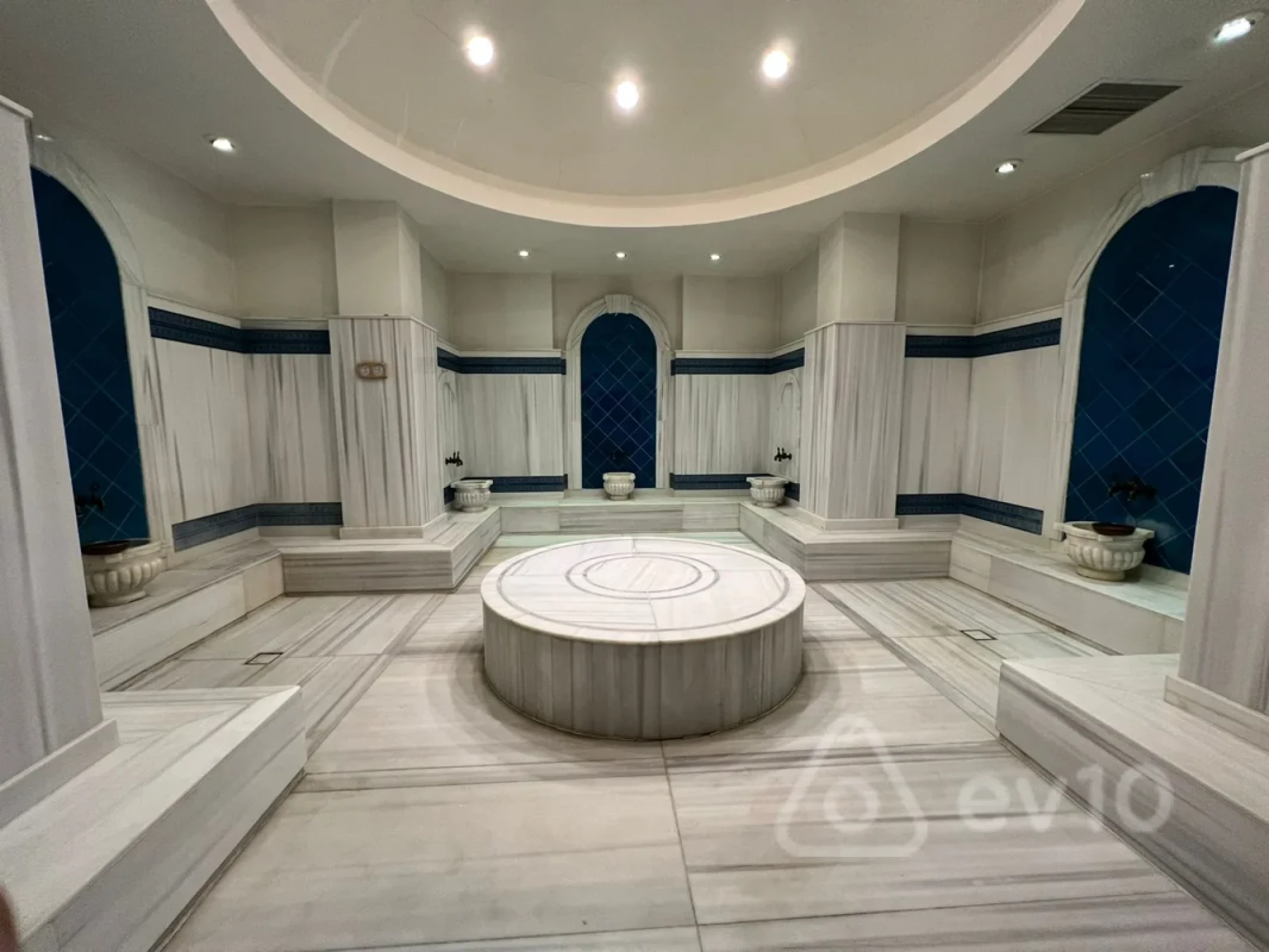 Kirayə verilir 3 otaqlı yeni tikili 190 m²