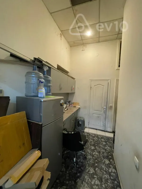 Kirayə verilir 3 otaqlı ofis 90 m²