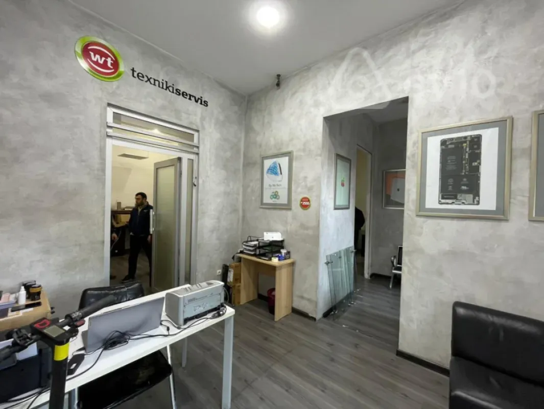 Kirayə verilir 3 otaqlı ofis 90 m²