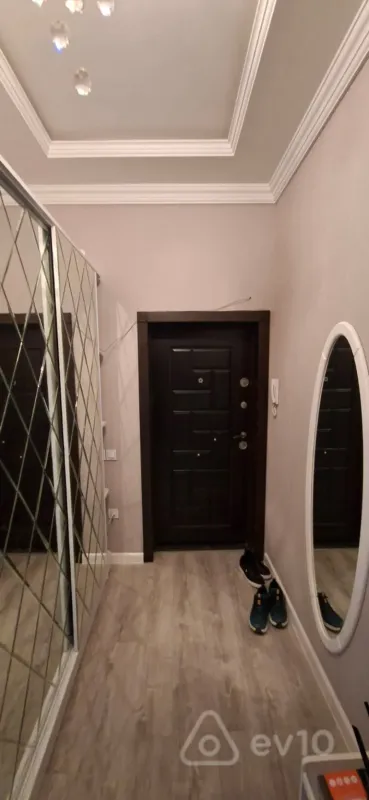 Kirayə verilir 3 otaqlı yeni tikili 100 m²