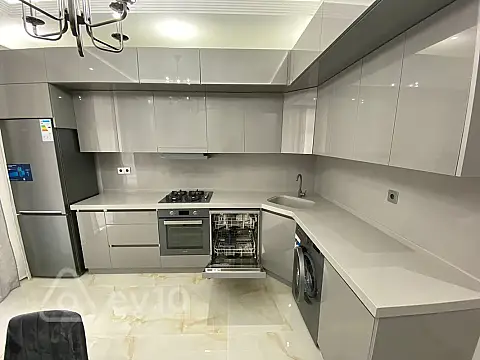 Kirayə verilir 2 otaqlı yeni tikili 100 m²