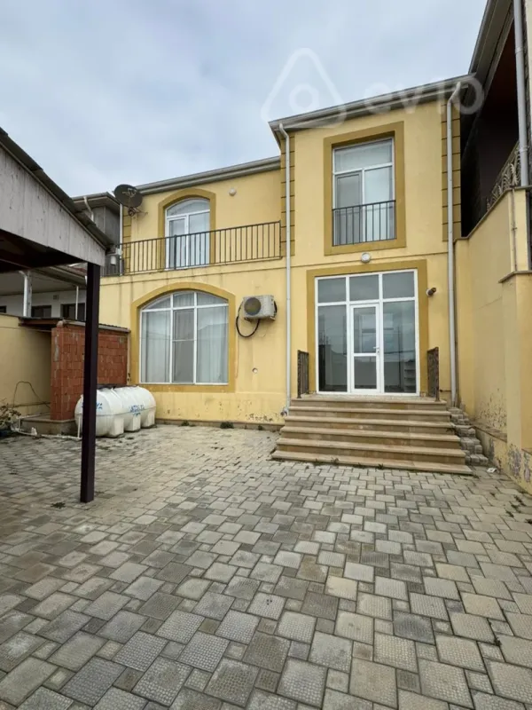 Kirayə verilir 4 otaqlı həyət evi 200 m²