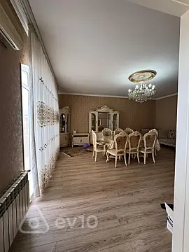 Kirayə verilir 4 otaqlı həyət evi 200 m²