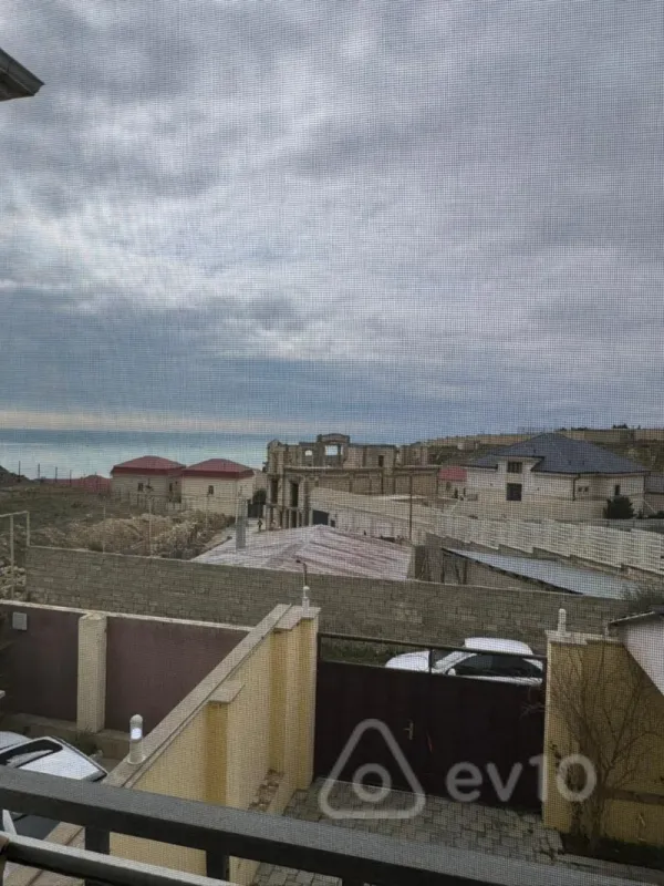 Kirayə verilir 4 otaqlı həyət evi 200 m²