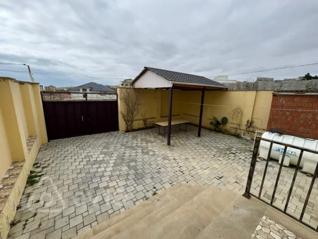 Kirayə verilir 4 otaqlı həyət evi 200 m²
