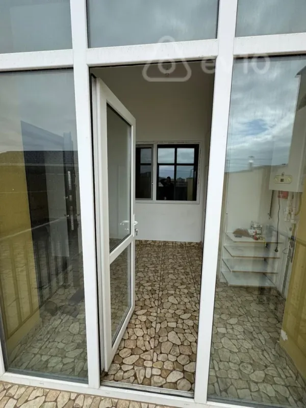 Kirayə verilir 4 otaqlı həyət evi 200 m²