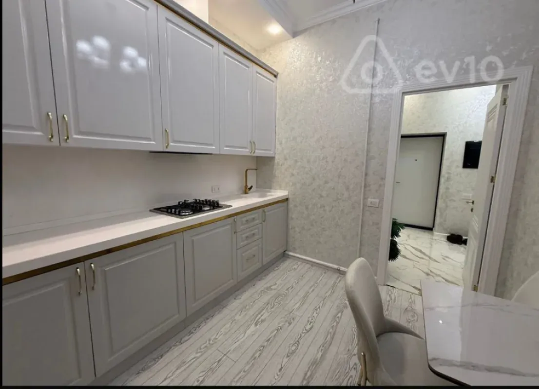 Kirayə verilir 2 otaqlı yeni tikili 68 m²
