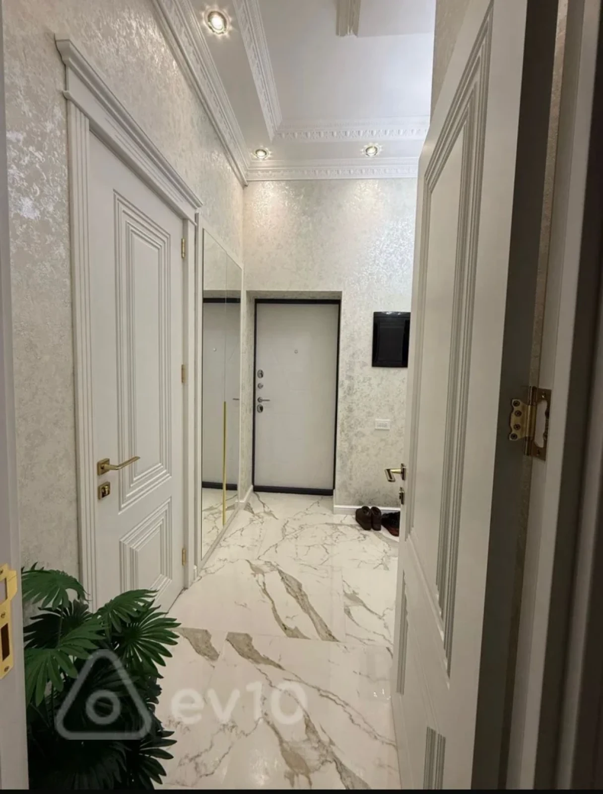 Kirayə verilir 2 otaqlı yeni tikili 68 m²