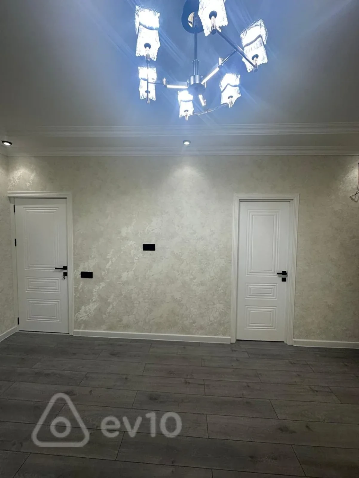 Satılır 3 otaqlı köhnə tikili 60 m²