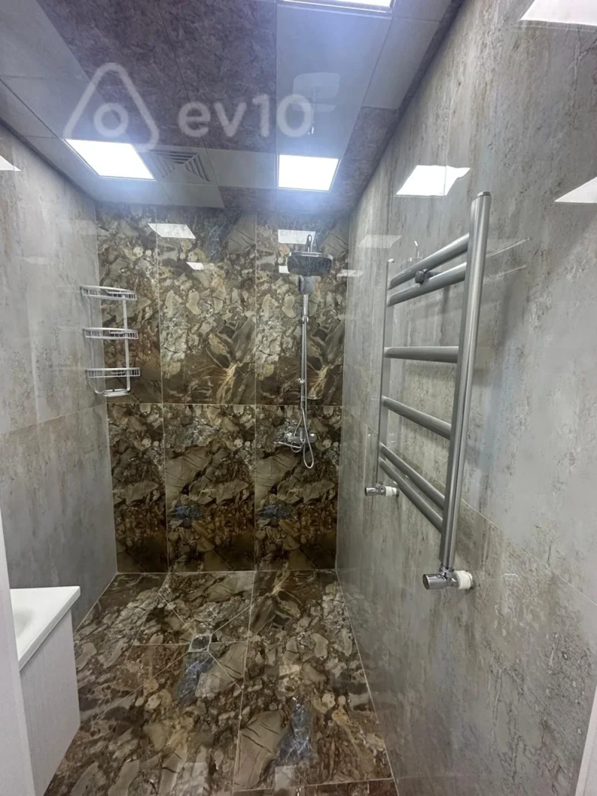 Satılır 3 otaqlı köhnə tikili 60 m²