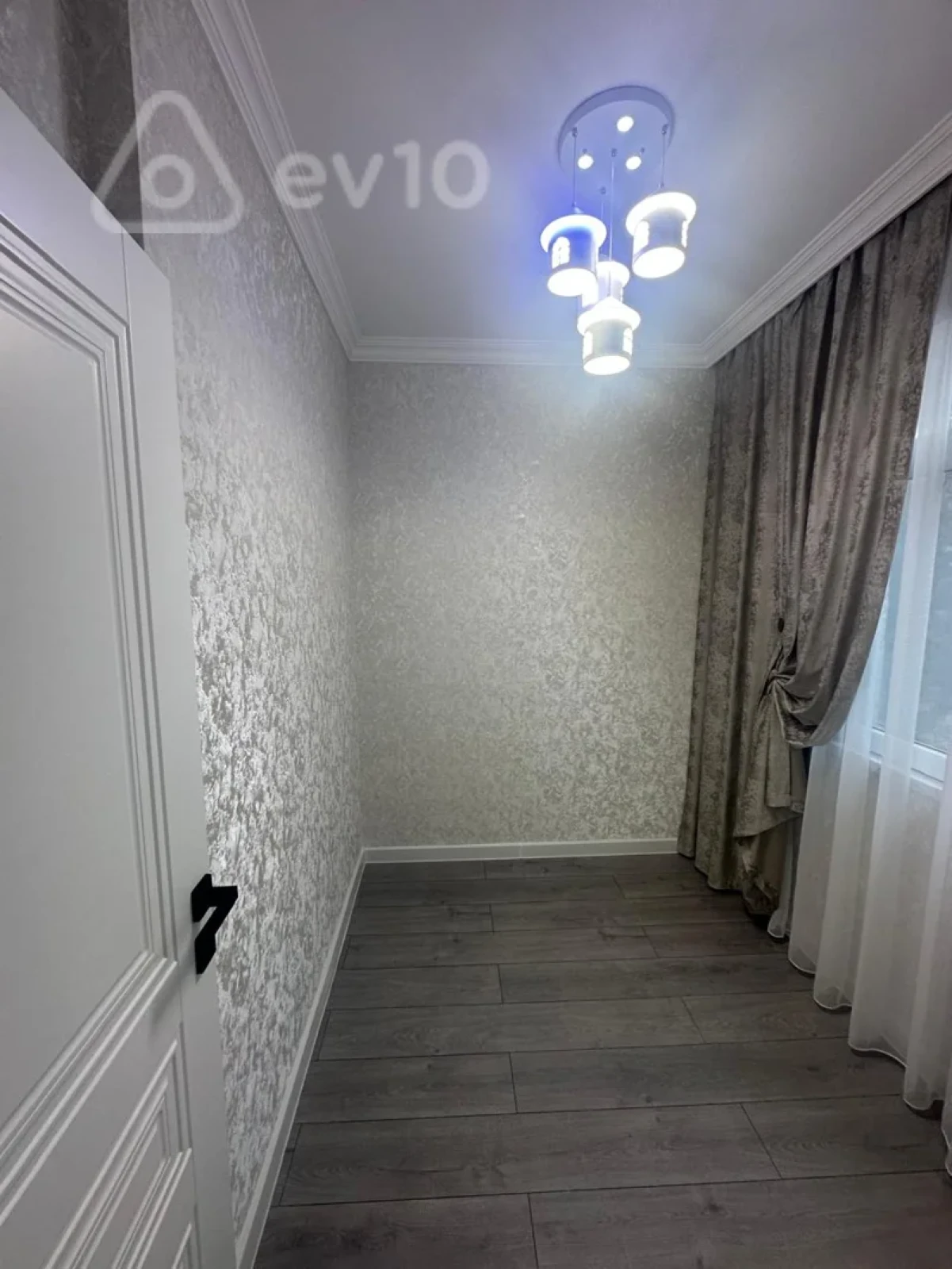 Satılır 3 otaqlı köhnə tikili 60 m²