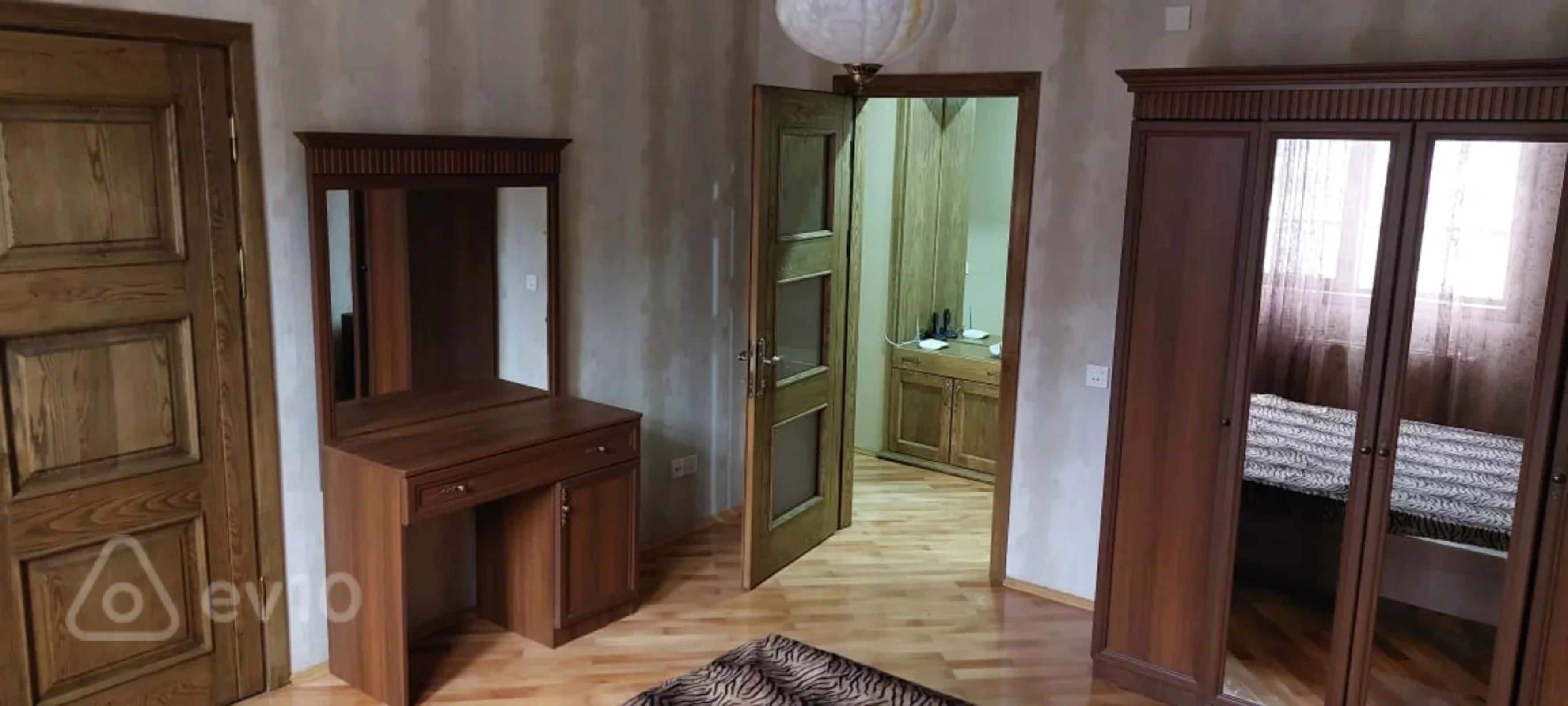 Kirayə verilir 3 otaqlı köhnə tikili 110 m²