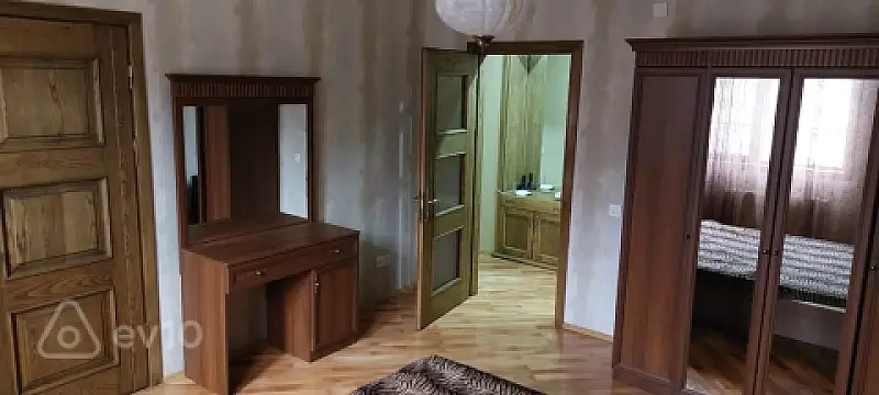 Kirayə verilir 3 otaqlı köhnə tikili 110 m²