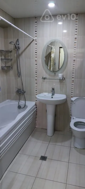 Kirayə verilir 3 otaqlı köhnə tikili 110 m²