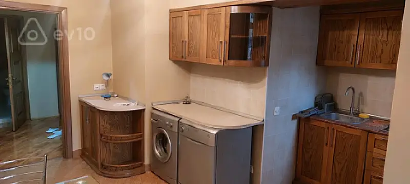 Kirayə verilir 3 otaqlı köhnə tikili 110 m²