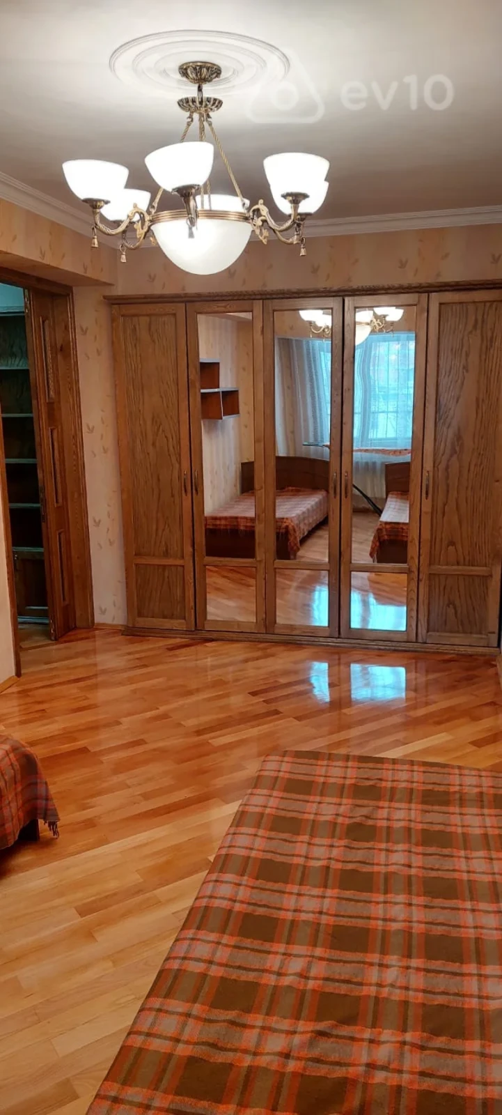 Kirayə verilir 3 otaqlı köhnə tikili 110 m²