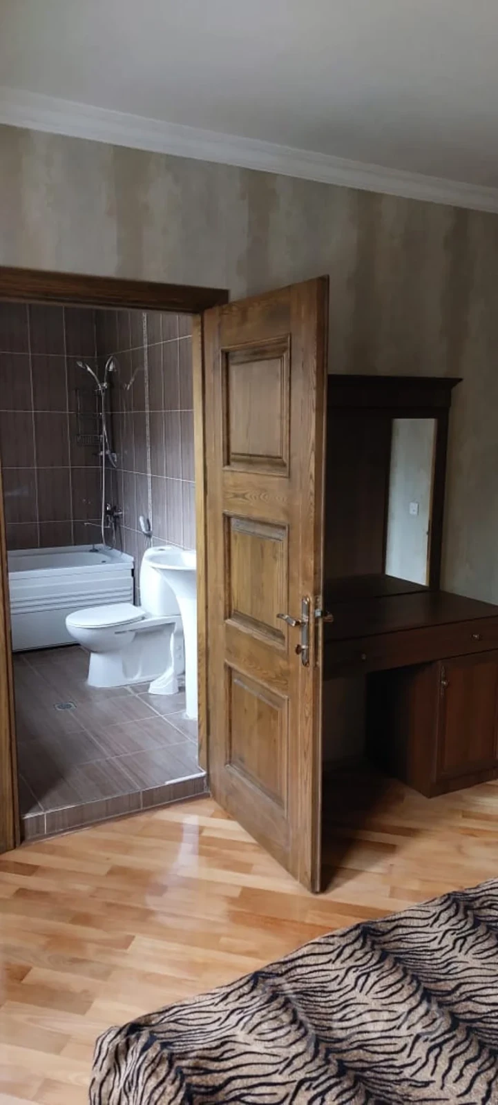 Kirayə verilir 3 otaqlı köhnə tikili 110 m²