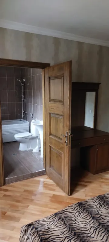 Kirayə verilir 3 otaqlı köhnə tikili 110 m²