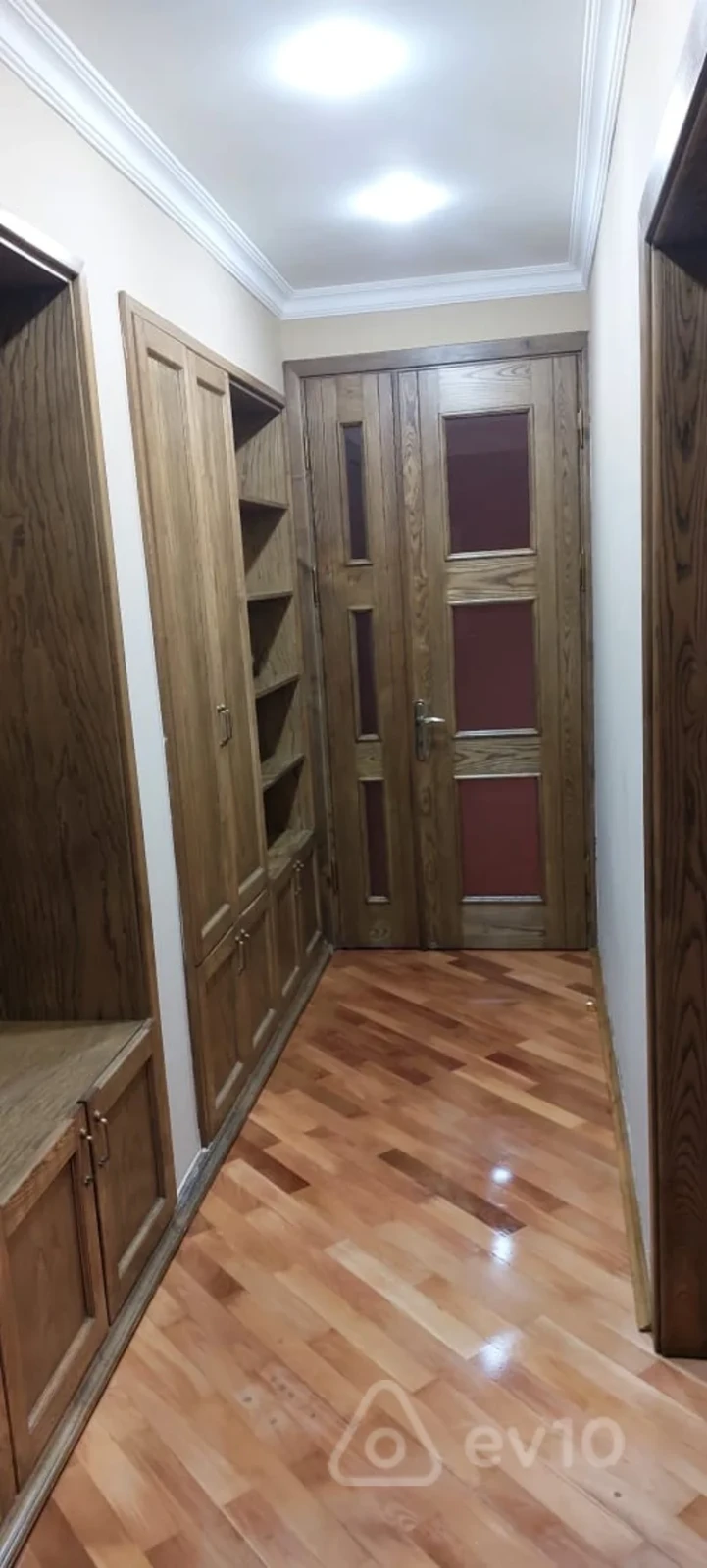 Kirayə verilir 3 otaqlı köhnə tikili 110 m²