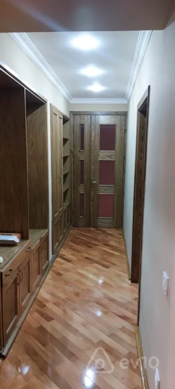 Kirayə verilir 3 otaqlı köhnə tikili 110 m²