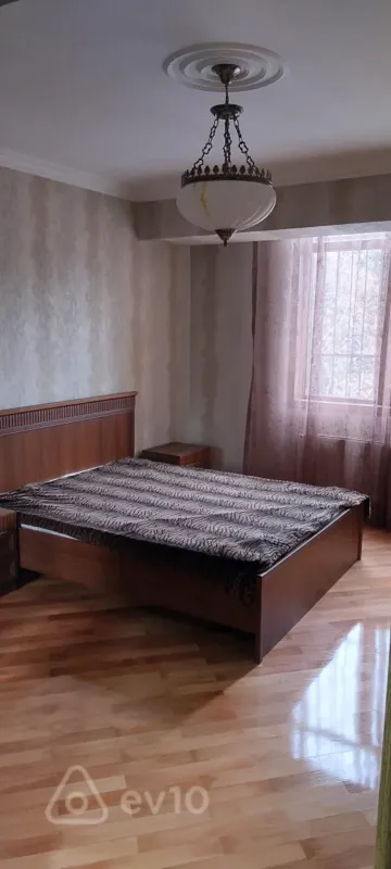 Kirayə verilir 3 otaqlı köhnə tikili 110 m²