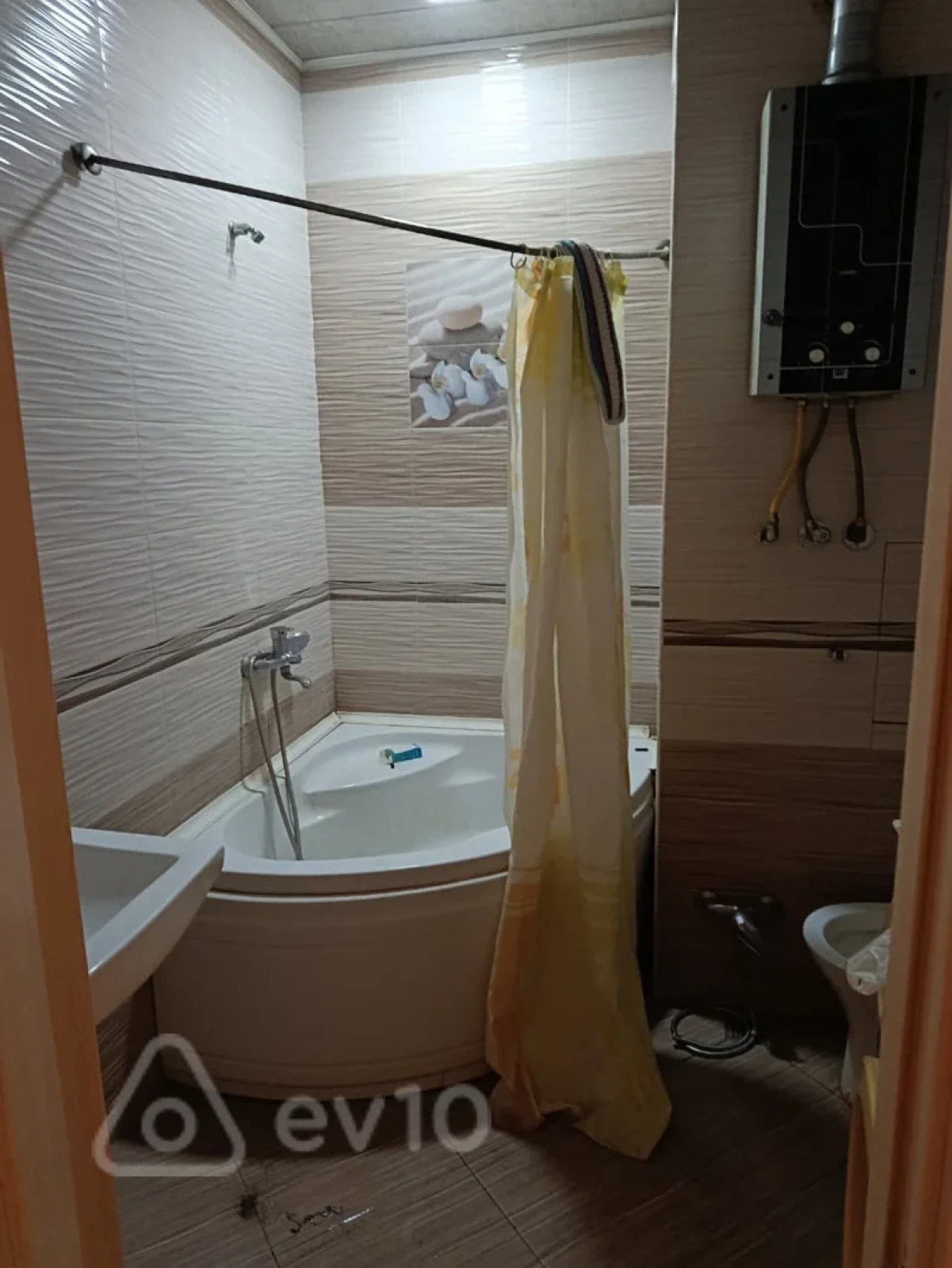 Kirayə verilir 3 otaqlı köhnə tikili 80 m²