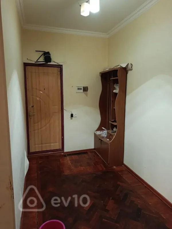 Kirayə verilir 3 otaqlı köhnə tikili 80 m²