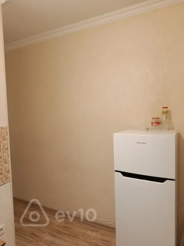 Kirayə verilir 3 otaqlı köhnə tikili 80 m²