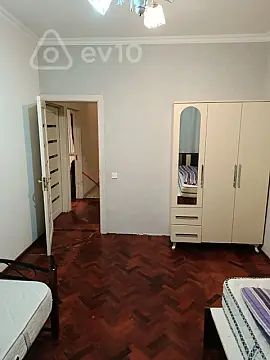 Kirayə verilir 3 otaqlı köhnə tikili 80 m²