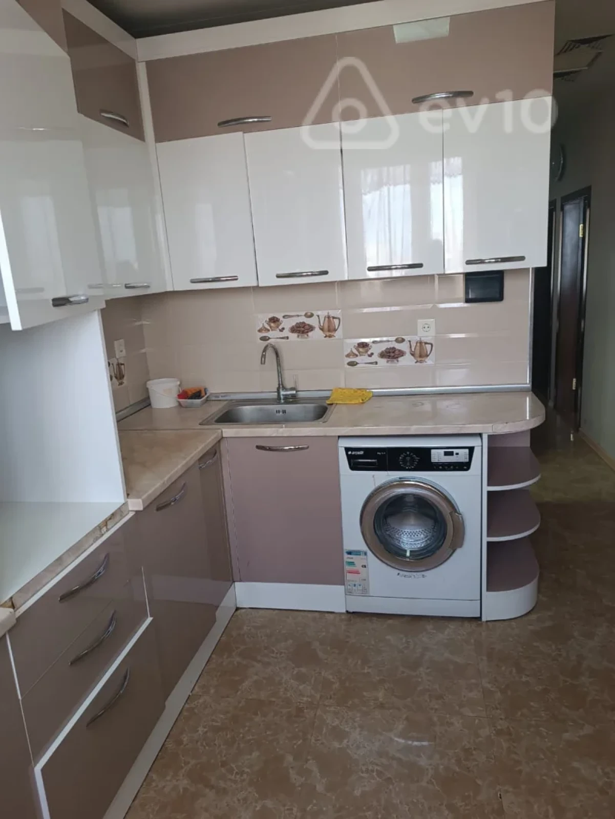 Kirayə verilir 3 otaqlı köhnə tikili 80 m²