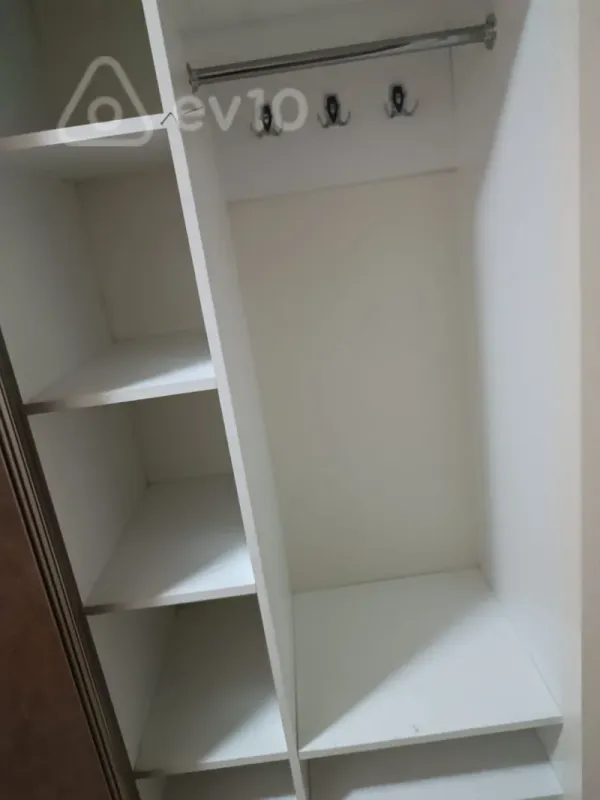 Kirayə verilir 3 otaqlı köhnə tikili 80 m²