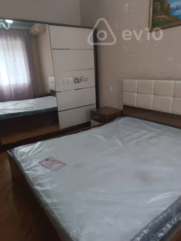 Kirayə verilir 3 otaqlı köhnə tikili 80 m²