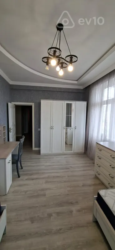 Kirayə verilir 3 otaqlı yeni tikili 100 m²