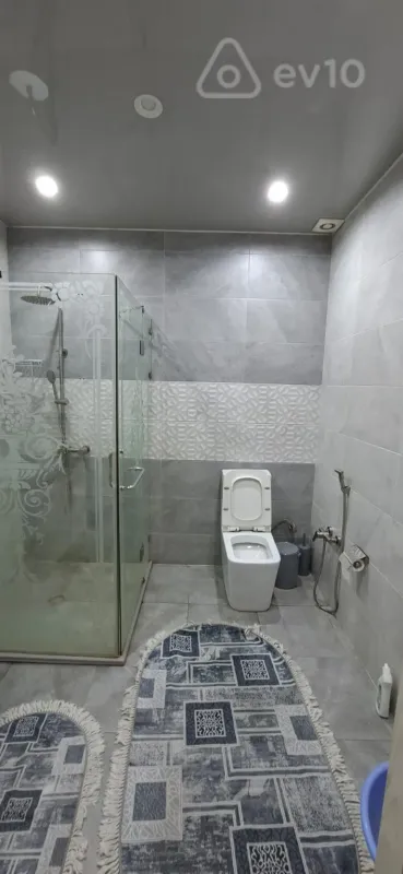 Kirayə verilir 3 otaqlı yeni tikili 100 m²