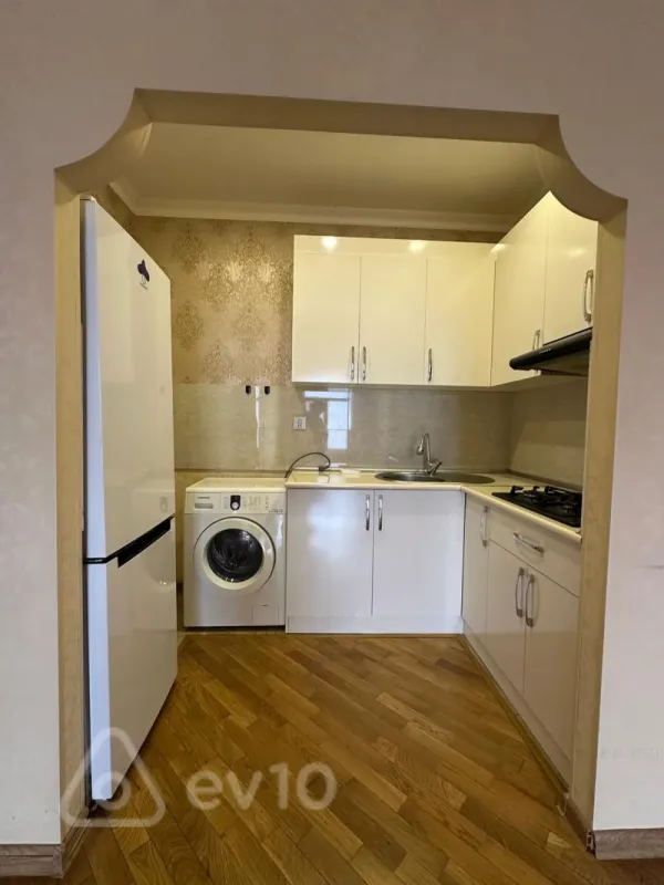 Kirayə verilir 3 otaqlı yeni tikili 100 m²