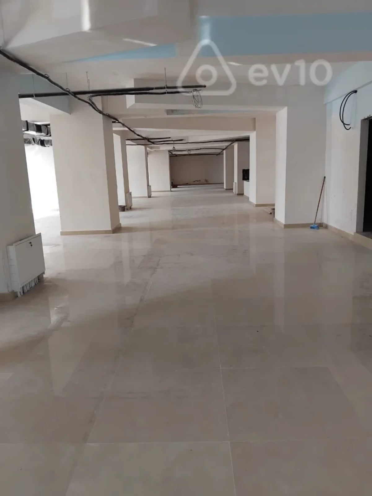 Satılır mənzil 886 m²