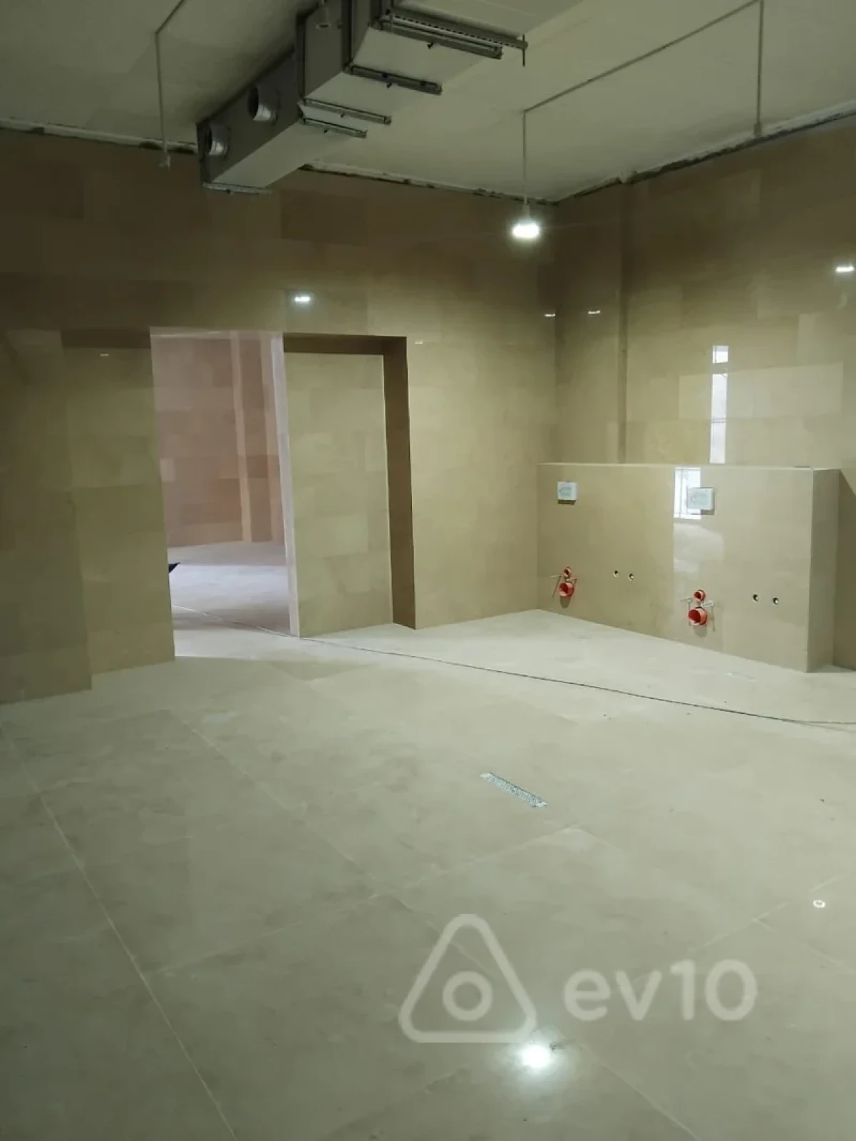 Satılır mənzil 886 m²