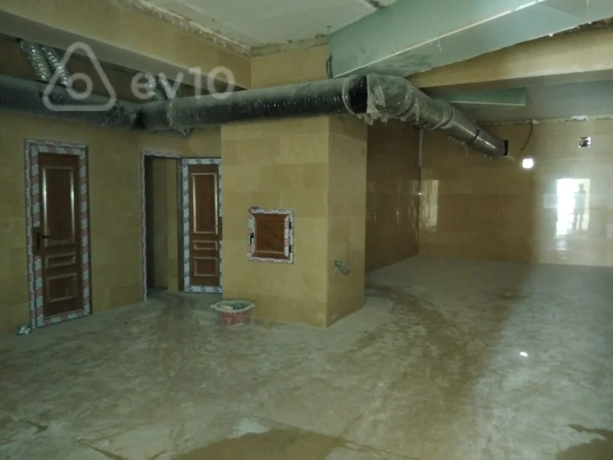 Satılır mənzil 886 m²