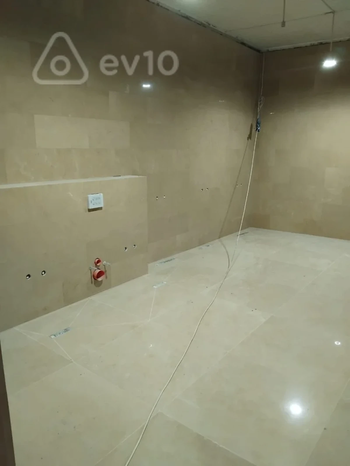 Satılır mənzil 886 m²