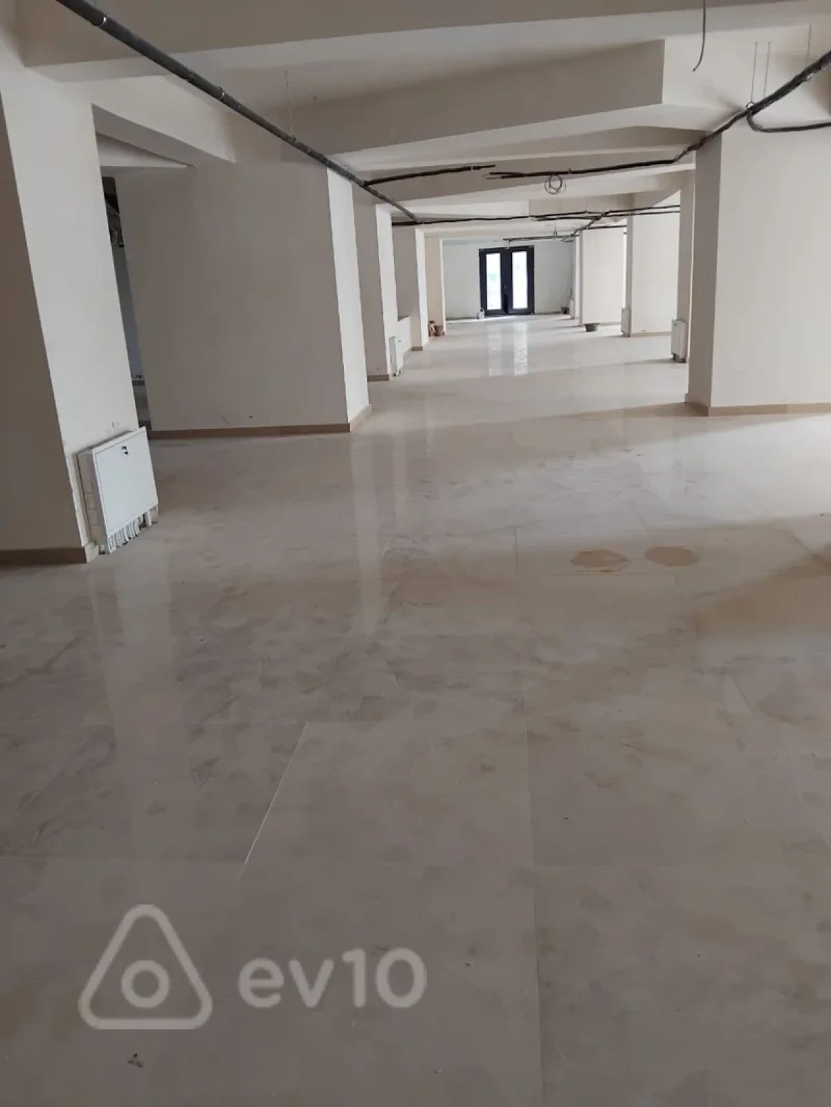 Satılır mənzil 886 m²