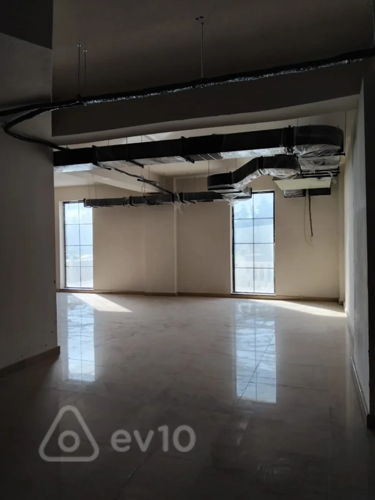 Satılır mənzil 886 m²