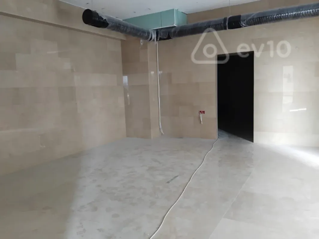 Satılır mənzil 886 m²