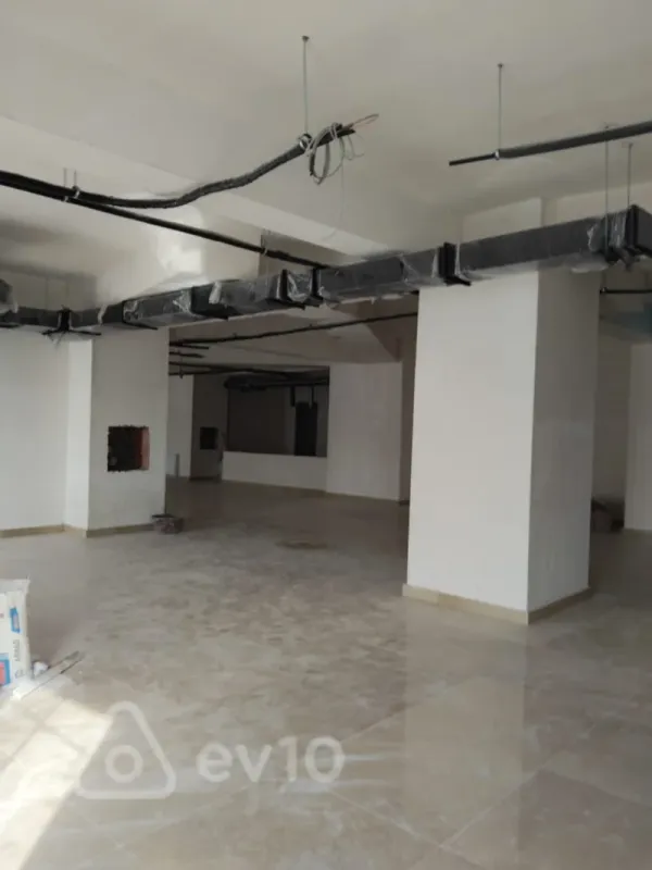 Satılır mənzil 886 m²