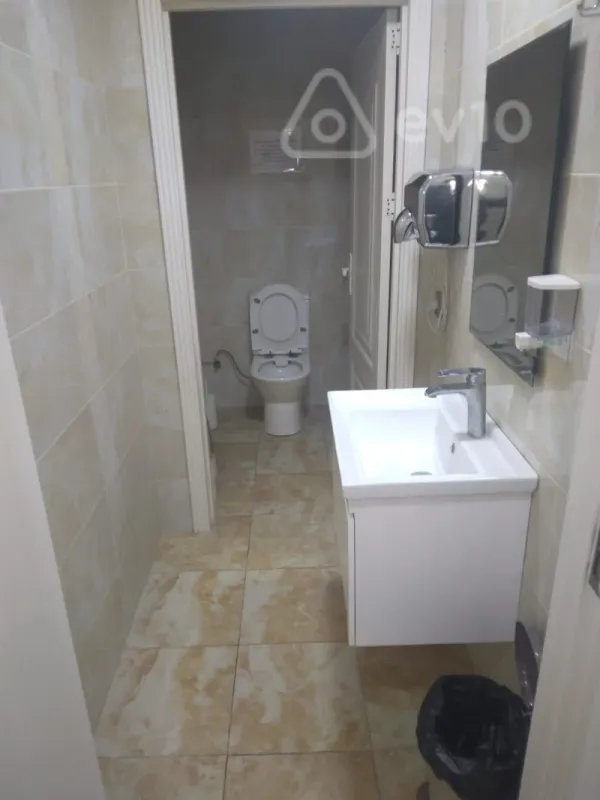 Kirayə verilir mənzil 200 m²