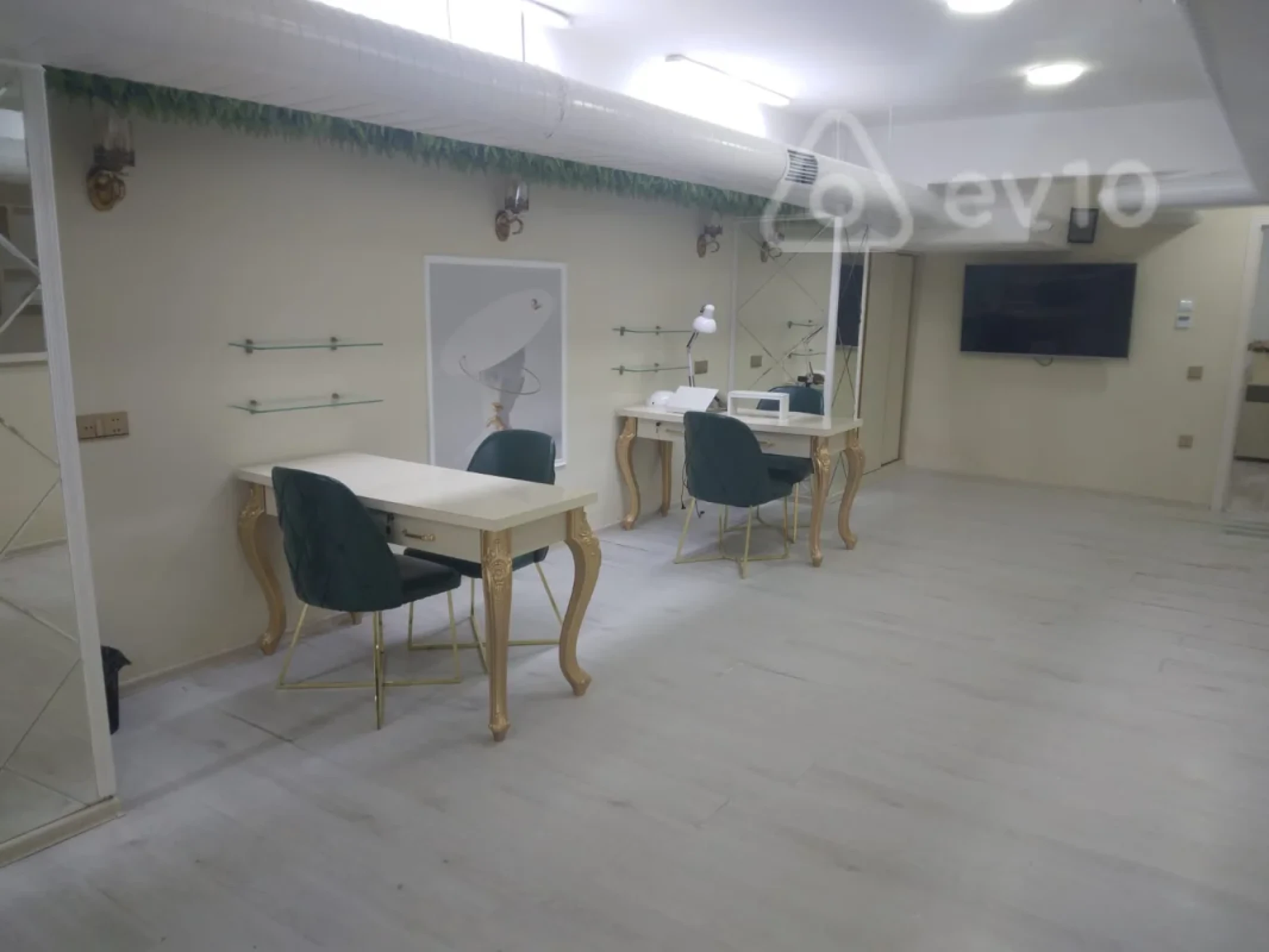 Kirayə verilir mənzil 200 m²