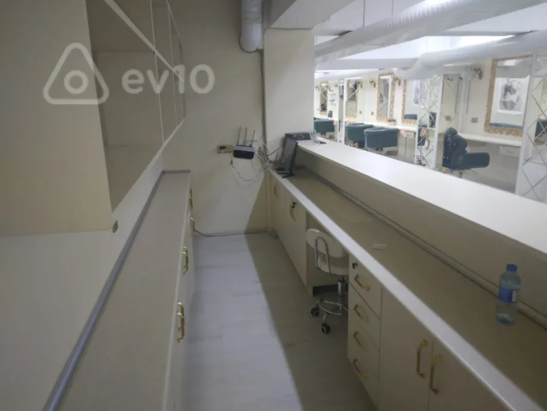 Kirayə verilir mənzil 200 m²